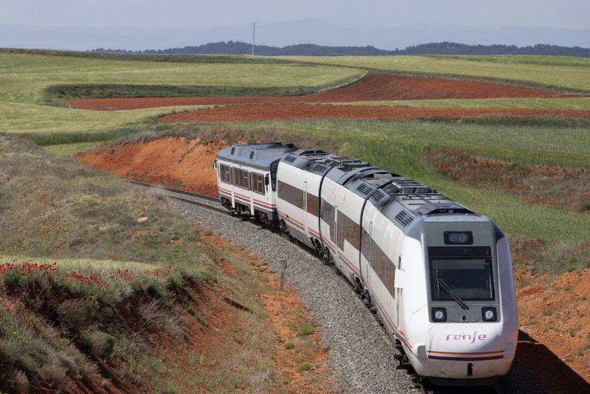 Aragón dejará de financiar cuatro trenes en julio cuya competencia es estatal y denuncia la 