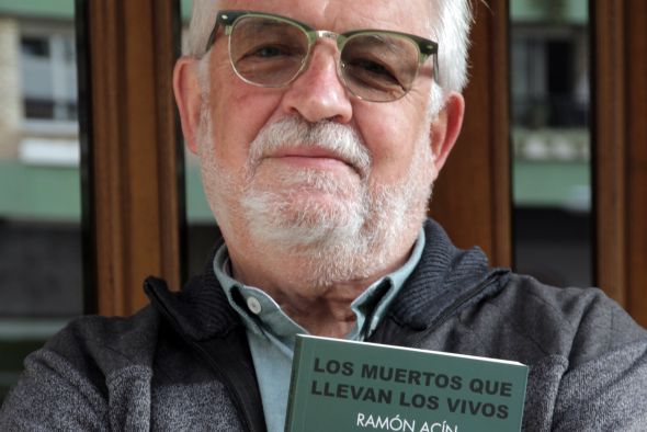 Ramón Acín, escritor: La nostalgia tiene mucho de selectiva y eso es peligroso