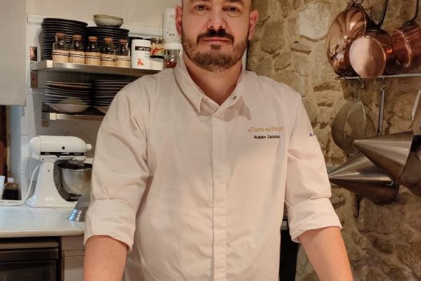 Rubén Catalán, cocinero del Restaurante El Visco, que ha recibido una Estrella Verde Michelin: Lo que necesita el Matarraña es tener continuidad en el turismo todo el año