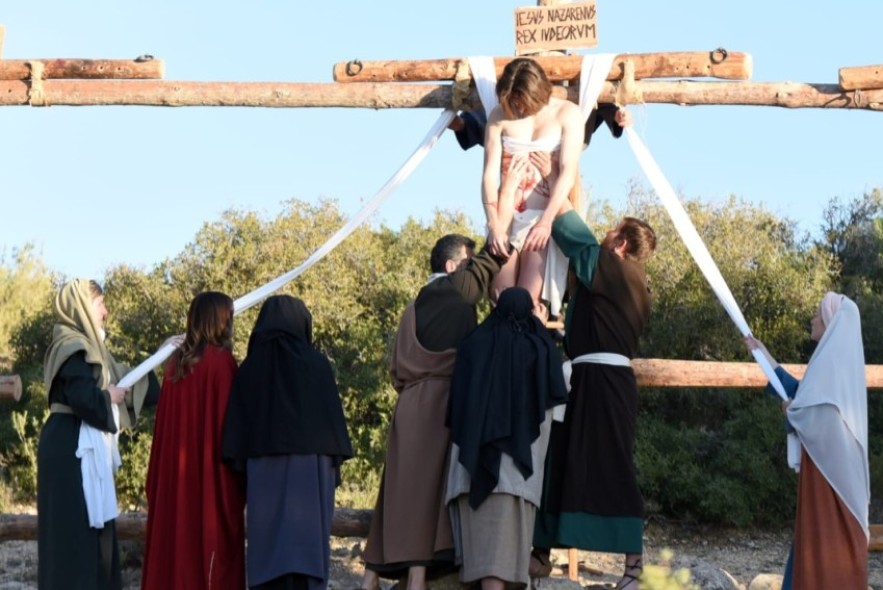 El Drama de la Cruz de Alcorisa se prepara para el Viernes Santo con un coloquio sobre Jerusalén en época de Jesús y la Sábana Santa