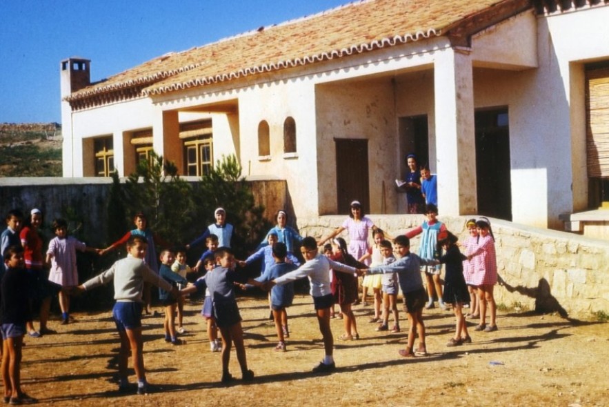 Castelnou restaura las viejas escuelas como sala polivalente y de coworking
