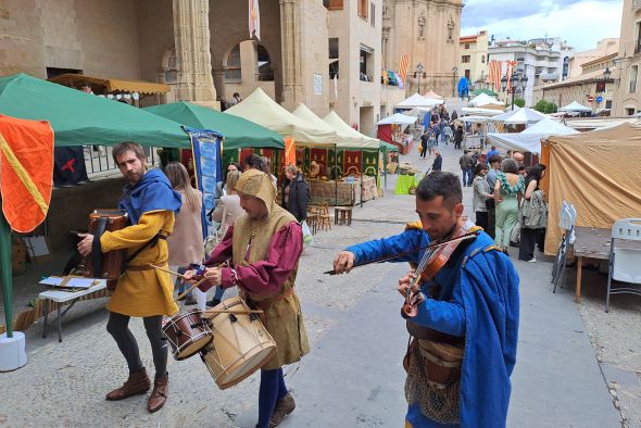 Alcañiz disfruta de un fin de semana medieval con mercado y otras actividades