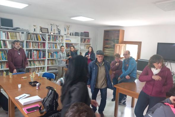 Villar del Cobo estrena una biblioteca con más de 400 ejemplares de diferentes géneros