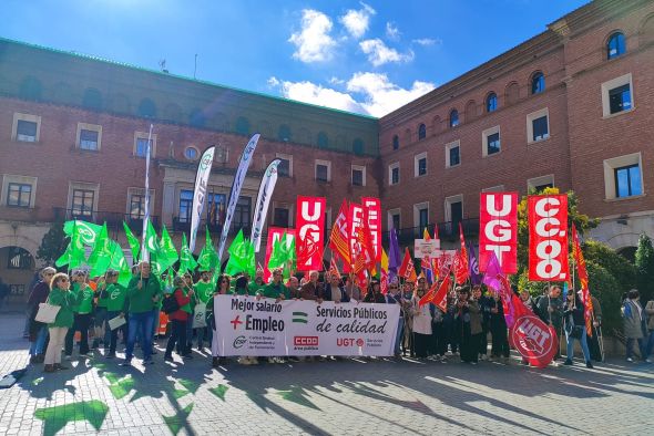 Los sindicatos irán  a la huelga si no  hay mejoras para  el empleo público