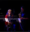 El dúo de saxofones Skat ofrece en Calanda su espectáculo de fusión hispano argentina