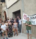 La Fresneda escenifica con una cadena humana la oposición del Matarraña a los proyectos eólicos de Forestalia
