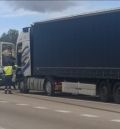 La Guardia Civil investiga a dos camioneros que conducían cuadriplicando la tasa de alcohol permitida