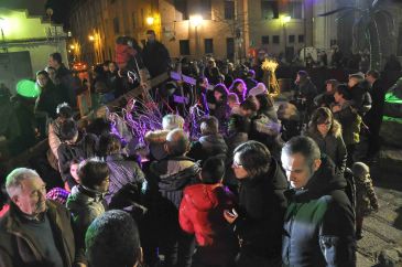 Cientos de personas cumplen con la tradición del belén viviente de Teruel