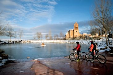 Diez carreteras de la provincia están intransitables por el hielo y la nieve