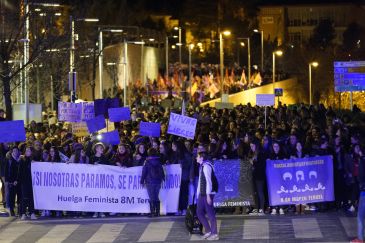 La Asamblea Huelga Feminista reconoce estar impresionada y desbordada por la masiva respuesta en la histórica manifestación del 8 de Marzo celebrada ayer en Teruel
