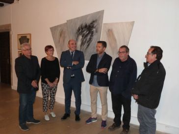 Los críticos de arte aragoneses premian el catálogo de la exposición de Gonzalo Tena editado por el Museo de Teruel y la Fundación Salvador Victoria