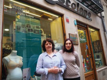 María José y Cristina Sanz, gerentes de Lencería Escolano: “Nuestra abuela fue muy querida porque ayudó a mucha gente en la posguerra”