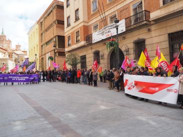 La manifestación de UGT y CCOO incide en las pensiones y la situación de la mujer