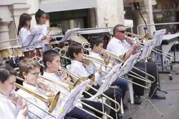 La plaza del Torico se llena de melodías con el concierto Música en la calle del Conservatorio