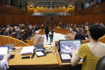 La llegada de Pedro Sánchez a la Moncloa, vista desde Aragón: críticas entre el centro-derecha y aplausos de los partidos de izquierda