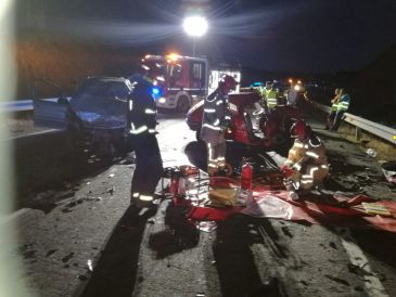 Dos heridos graves en un accidente de tráfico en la Nacional 234