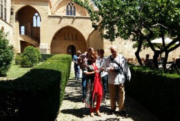 Saura recuerda su amistad con Buñuel y aplaude la intensa actividad cultural de Aragón horas antes de recibir el premio Buñuel Calanda