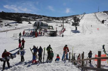 Javalambre abre sus puertas en pleno enero pero con sol y nieve de calidad