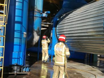 Incendio sin daños personales en la fábrica de pellets de Bea