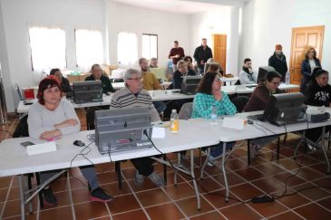 El taller de empleo forestal llega a los cuatro municipios más alejados de Javalambre