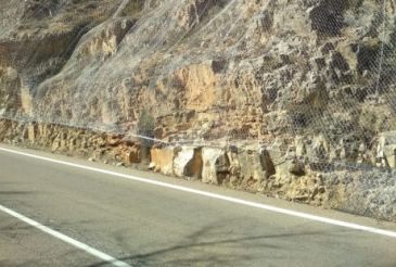 Las obras para la estabilización de un talud en la carretera A-1512 en Albarracín, a punto de concluir