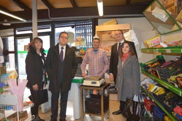 La Comarca Comunidad de Teruel e Ibercaja visitan varios establecimientos beneficiarios de las ayudas a autónomos
