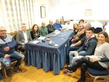 El candidato del PSOE a la Alcaldía de Teruel recoge las demandas de los clubes de fútbol de la ciudad