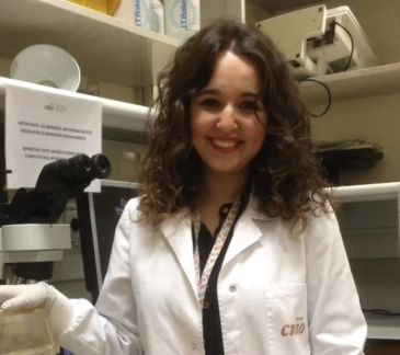 Teresa Blasco, bióloga de Calamocha especializada en cáncer: “Mi interés por la Biología y la Bioquímica surgió en el instituto Valle del Jiloca”