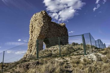 Cutanda, el castillo encarcelado