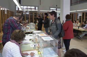 Abren con normalidad los colegios para la triple cita electoral en Teruel