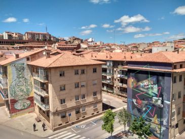 El pintor chileno Francisco Maturana se incorpora al Museo a Cielo Abierto del barrio turolense de San Julián