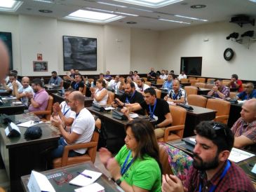 Los trabajadores de las contratas de la térmica de Andorra llevan su lucha al Congreso