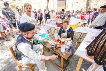 Puertomingalvo celebra la Feria Solidaria de Antaño