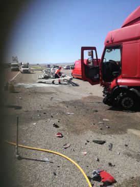 Derrame de combustible tras un accidente sin víctimas en la A-23