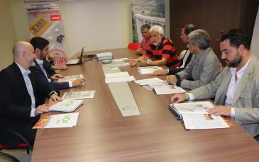 Vox se interesa por el corredor Cantábrico-Mediterráneo en una reunión con representantes de Teruel Existe