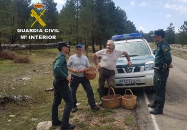 La Guardia Civil auxilia a cinco personas, entre ellas un menor, extraviadas cuando buscaban setas