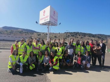 Los alumnos de ADE descubren la apuesta por la innovación de Térvalis en su planta de Utrillas