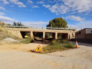 Carreteras de la DGA interviene en el puente sobre la rambla de San Blas