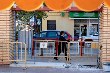 El Ayuntamiento de Alcañiz mejora la accesibilidad en la entrada del parque infantil de la avenida de Aragón