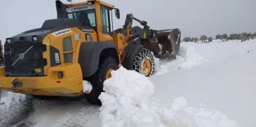 Dos carreteras permanecen cortadas tras las nevadas en la provincia