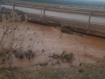 El río Pancrudo se desborda e inunda los campos tras la borrasca