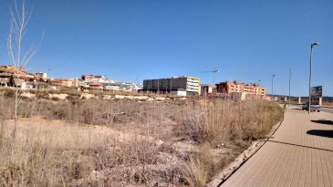 Los vecinos del Ensanche de Teruel no ven celeridad en los asuntos del barrio