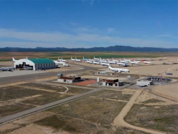 Un total de 30 empresas optan a la instalación de una planta fotovoltaica en el Aeropuerto de Teruel
