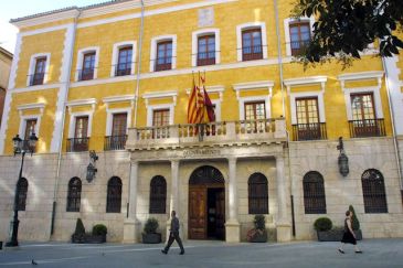 El Ayuntamiento de Teruel ordena la demolición de un vallado, un cobertizo para caballos y una cochera