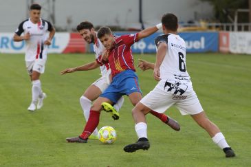 El CD Teruel salva un punto en el Enrique Porta