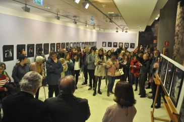 Teruel acoge una exposición de Robert Royal: la historia de España según el fotógrafo que inmortalizó 
a Pertegaz