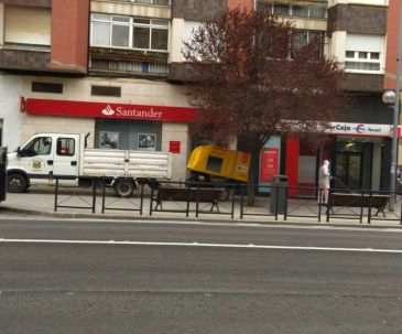 El Ayuntamiento de Teruel intensifica la limpieza de calles y entorno de locales abiertos