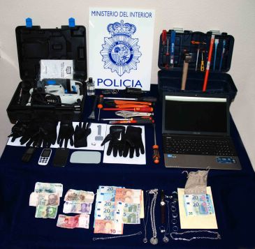 La Policía Nacional detiene a cuatro personas por robo con fuerza en un chalé del Ensanche de Teruel