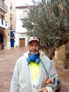 José Antonio Bernuz, coordinador de la Brigada de Limpieza de Alcorisa: “La desinfección diaria de las calles en los pueblos tranquiliza a la gente”