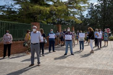 Medio centenar de personas defienden la gestión del Hogar San José durante la crisis del Covid